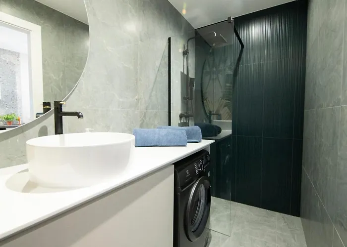 Capital Towers Rent Apartment *